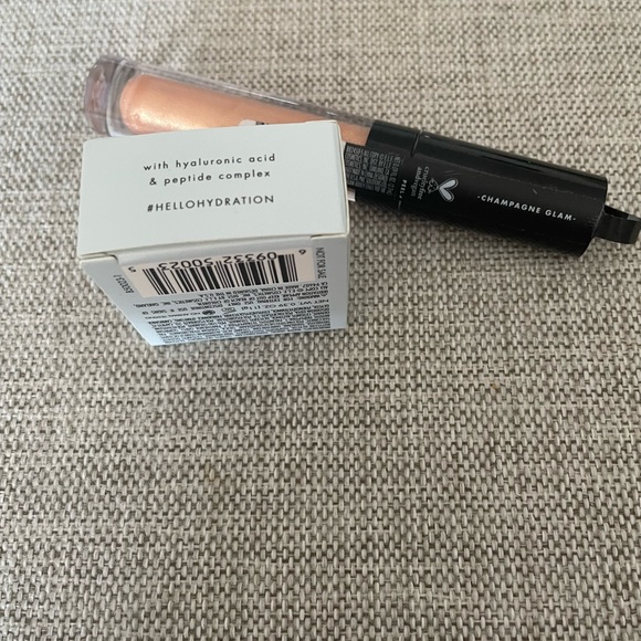 Lip Plumping Gloss and Face Cream - Picture 2 of 2